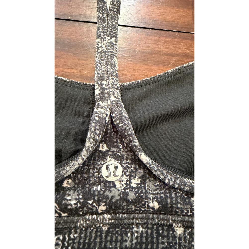 Lululemon Flow Y Bra Light Support Black White Digital Floral Print Size 8 - Picture 11 of 14